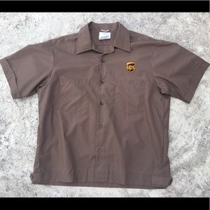 UPS Work Delivery Brown Button Down Short Sleeve Shirt size L